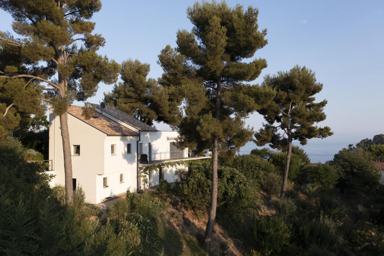 456 Chemin De La Pinede Apartment Menton Bagian luar foto