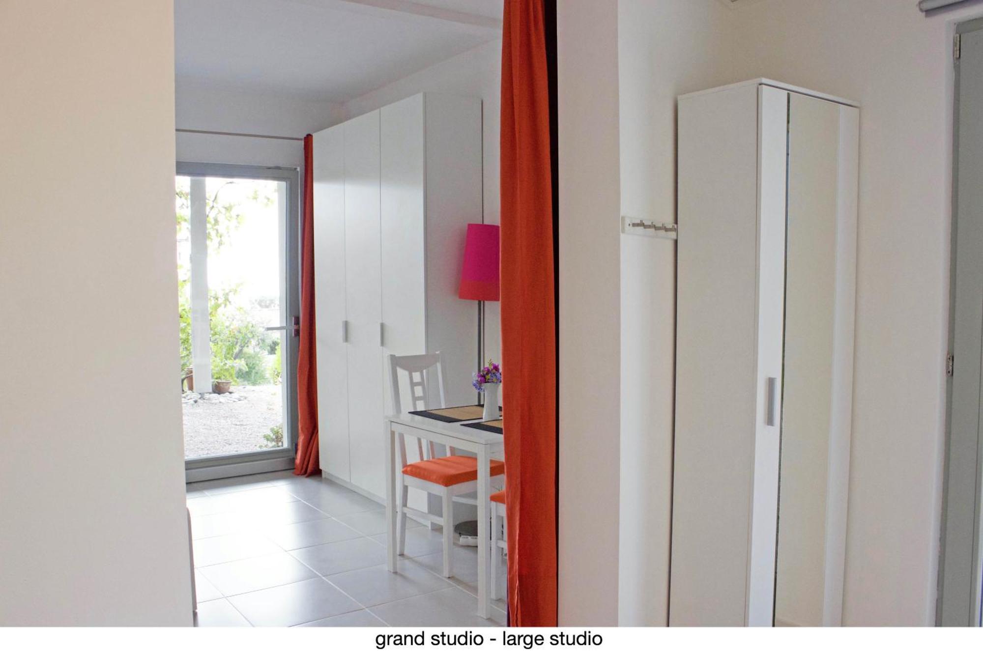 456 Chemin De La Pinede Apartment Menton Bagian luar foto